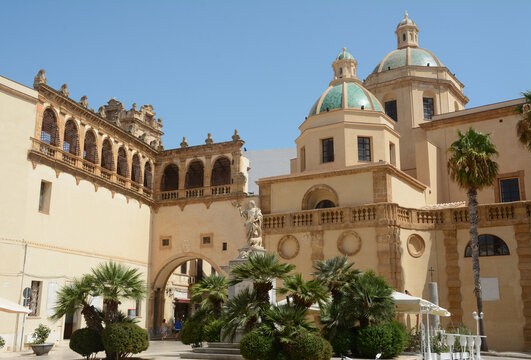 The Basilica of the Santissimo Salvatore is the main place of Catholic worship in Mazara del Vallo. It is of Norman origin followed by the Aragonese and Spanish style.
