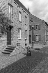 Haus mit Wasserpumpe, Alt-Kaster, NRW, Germany