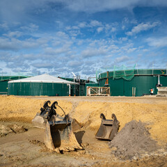 Baustelle Biogasanlage: Gärbehälter stehen schon.