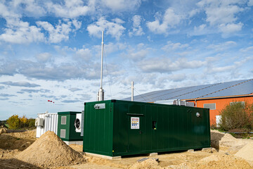 Vorbereitung für Bau einer Biogasanlage, Container für Technik steht.