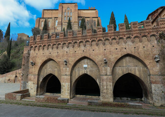 Fototapeta premium fountain with spring water called FONTEBRANDA in Siena in Central Italy