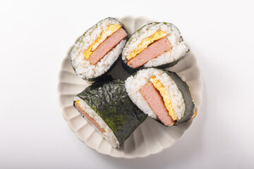 ポーたま　(ポークたまごおにぎり)