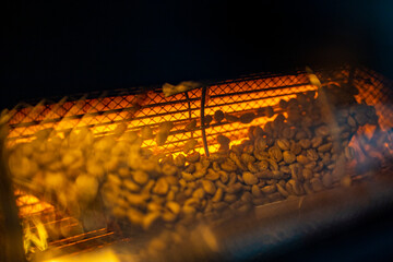 焙煎中のコーヒー豆