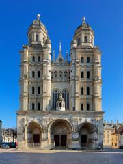 Fototapeta na wymiar Famous Saint-Michel-de-Dijon church, Dijon