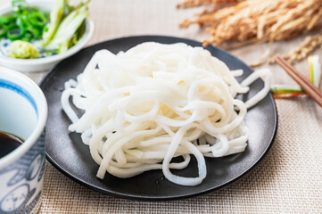 米粉のざるうどん