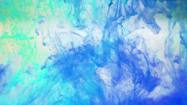 インクドロップ　水中で漂う二つの青色インク　白背景　Ink drop Two blue ink floating in water White background