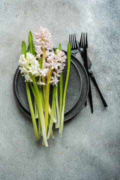Spring table setting with hyacinth