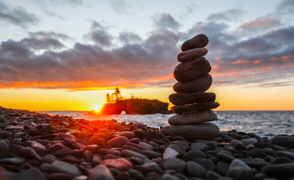 Hollow Rock, Lake Superior, Grand Portage, Minnesota, USA