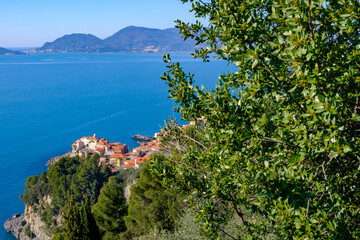 Tellaro, Liguria, dal sentiero tra Monte Marcello e Lerici