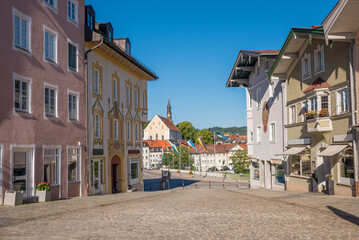 Fototapeta na wymiar historic pedestrian zone Bad Tolz, view to the church