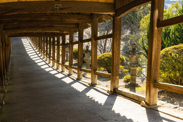 日本　岡山県岡山市北区吉備津にある吉備津神社の回廊
