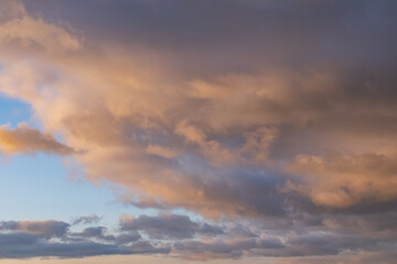 Obraz premium 燃える冬の夕空 