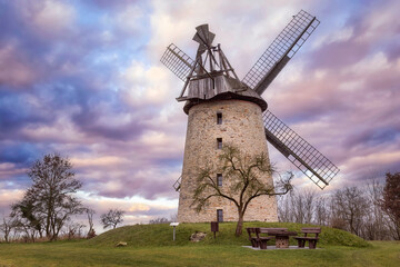 Plakat Windmühle (Königsmühle) in Seelenfeld bei Petershagen bei violettem Sonnenuntergang 