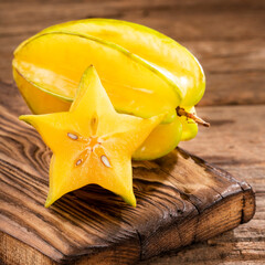 Averrhoa carambola - Organic natural star fruit (carambolo)