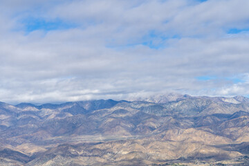 Fototapeta na wymiar Views while hiking in the beautiful and scenic mountain town of Idyllwild, California.
