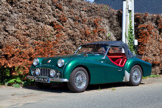 Green Triumph TR3