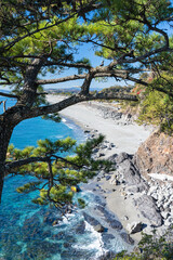 日本　高知県高知市浦戸の桂浜の竜王岬展望台から見える砂浜