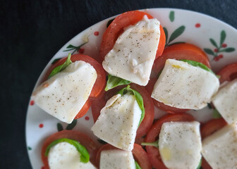 salad with cheese and tomato