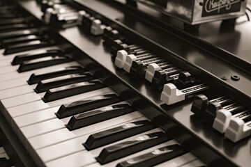 Zugriegel einer elektromechanischen Orgel