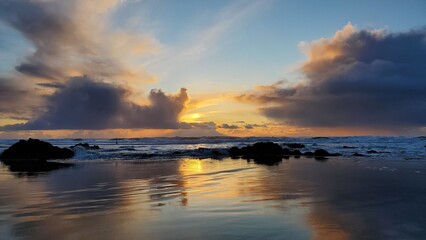 Obraz premium Sunset over the Ocean