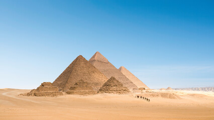 A view of the Pyramids of Giza, Egypt.	 - obrazy, fototapety, plakaty