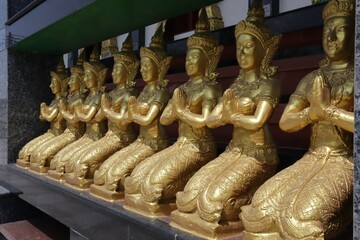 Fototapeta premium buddha statue at wat pho city