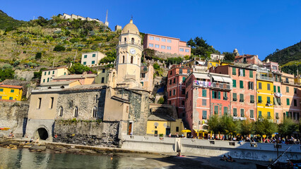 Fototapeta premium Vernazza fishing village with his ancient houses, Cinque Terre National Park, Liguria, Italy.