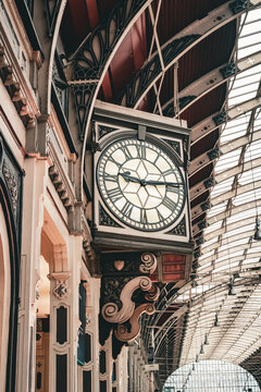 big clock on paddington station 