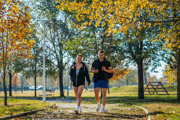 Smiley friends walking