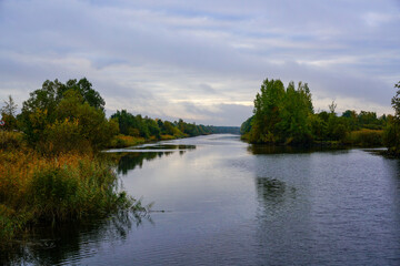 Obraz premium Lake Ladoga in Russia in autumn.