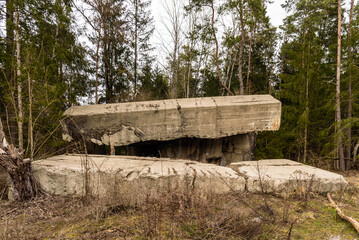 Verfallene Bunkeranlage der NS-Zeit  Waldkraiburg, Mühldorf am Inn