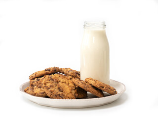  Chocolate chip cookies with milk