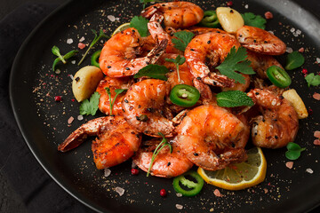 Fried shrimp, headless, with spices, grilled, homemade, no people,