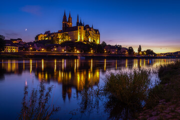 View over the Elbe in Meissen to the Albrechtsburg at the blue hour