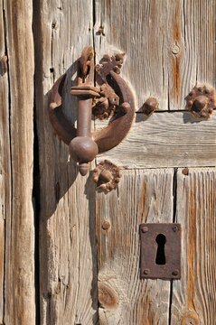 Llamador de puerta antigua