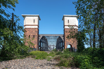 Fototapeta na wymiar Old railway bridge over the Elbe in Barby