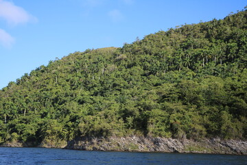 Fototapeta na wymiar Boatstrip at Hanabanilla Reservoir in the Escambray Mountains, Cuba Caribbean