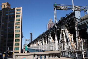  People take a lot of pride in their city and the Manhattan Bridge is a symbol of everything that is special about Manhattan.