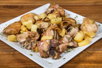 Pollo al ajillo