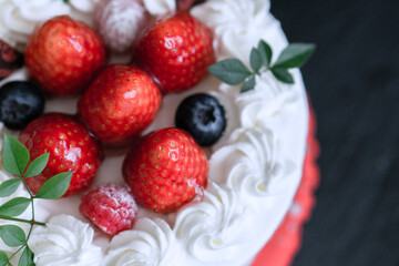 いちごと生クリームのショートケーキ　ホールケーキ
