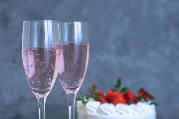 いちごと生クリームのショートケーキ　ホールケーキ