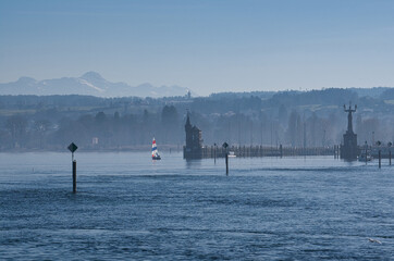 Bodensee, Hafeneinfahrt mit Säntis