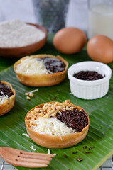 Martabak Terang Bulan mini, martabak manis mini or mini sweet martabak (mattabak), is Indonesian popular street food, made from flour, egg, yeast, topped with peanuts with chocolate
