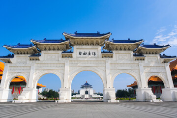 Fototapeta premium 台湾 台北市 中正紀念堂、自由広場門