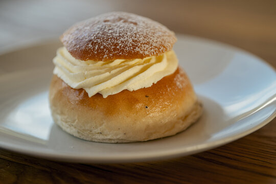 Close up of semel  bun