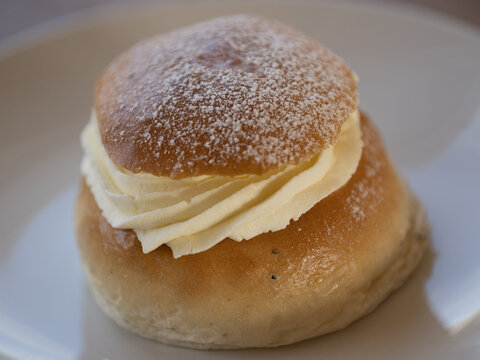 Close up of semel  bun