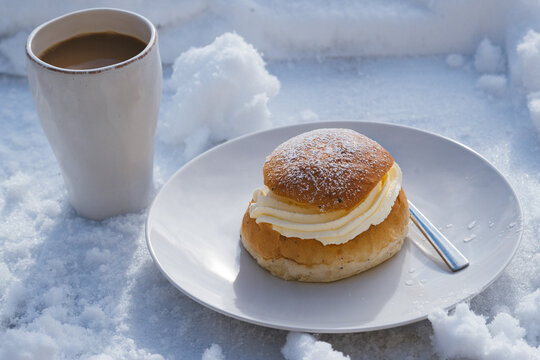 Close up of semel  bun