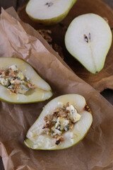 Pear with blue cheese, nuts and honey