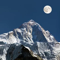 Papier Peint photo autocollant Makalu night view of mt Makalu with moon