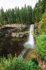 Obraz na płótnie Canvas Brandywine Falls Provincial Park: waterfall with beautiful trees in West Canada